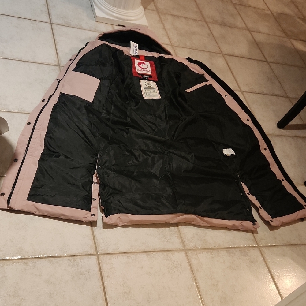 Elegant Women's Blush Puffer Coat - Picture 17 of 17